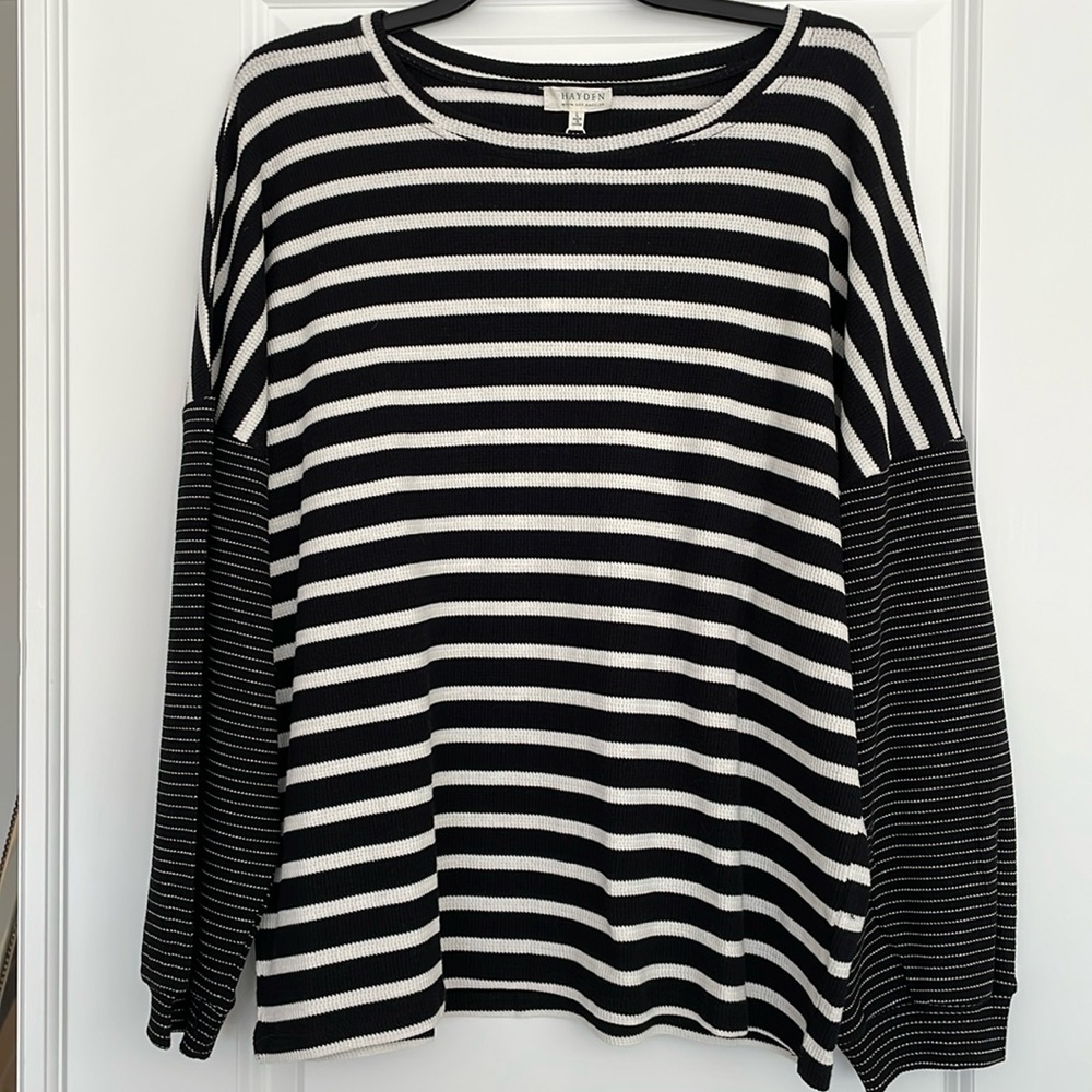Hayden top in black and cream